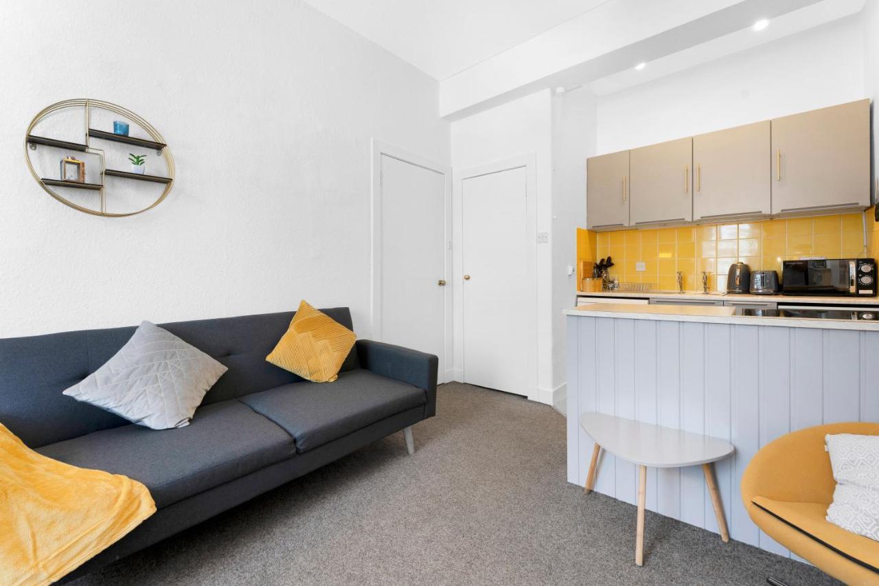 Modern & Spacious 1 Bedroom Apartment - Close To City Centre - Sleeps Up To 3 Guests Edinburgh Exterior photo
